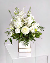 Load image into Gallery viewer, Small Neutral & Subtle Floral Bloom Box