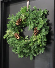 Load image into Gallery viewer, Wreath
