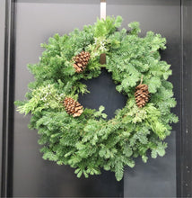Load image into Gallery viewer, Wreath

